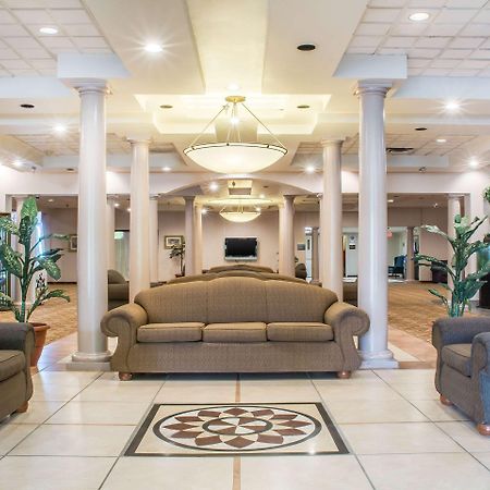 Quality Inn & Suites Palm Island Indoor Waterpark Batavia Eksteriør bilde