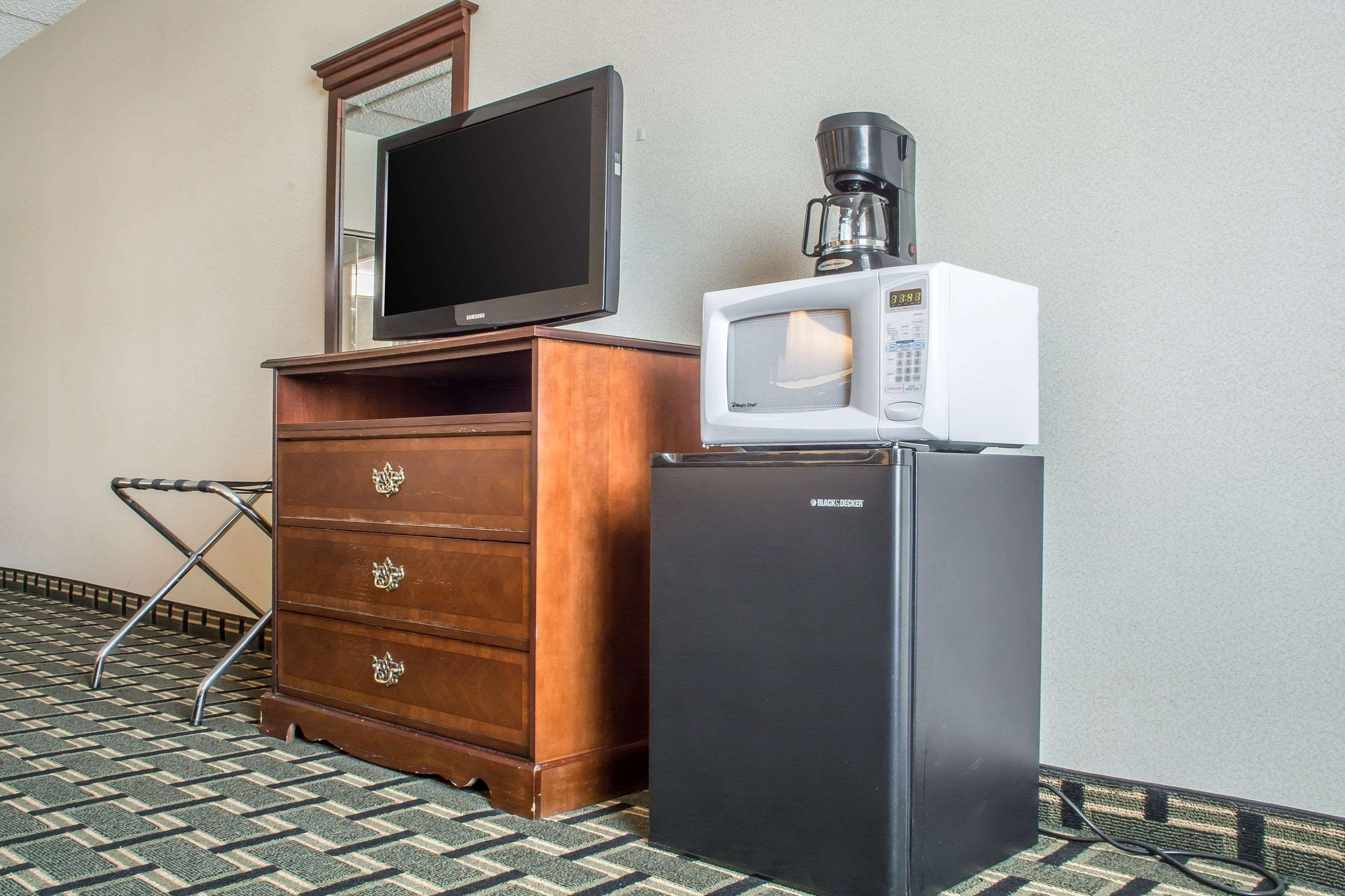 Quality Inn & Suites Palm Island Indoor Waterpark Batavia Eksteriør bilde