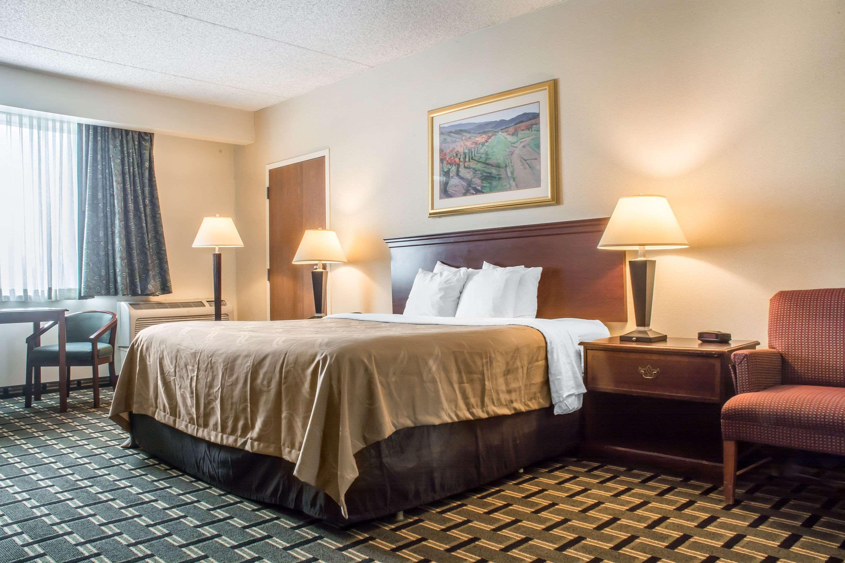 Quality Inn & Suites Palm Island Indoor Waterpark Batavia Eksteriør bilde