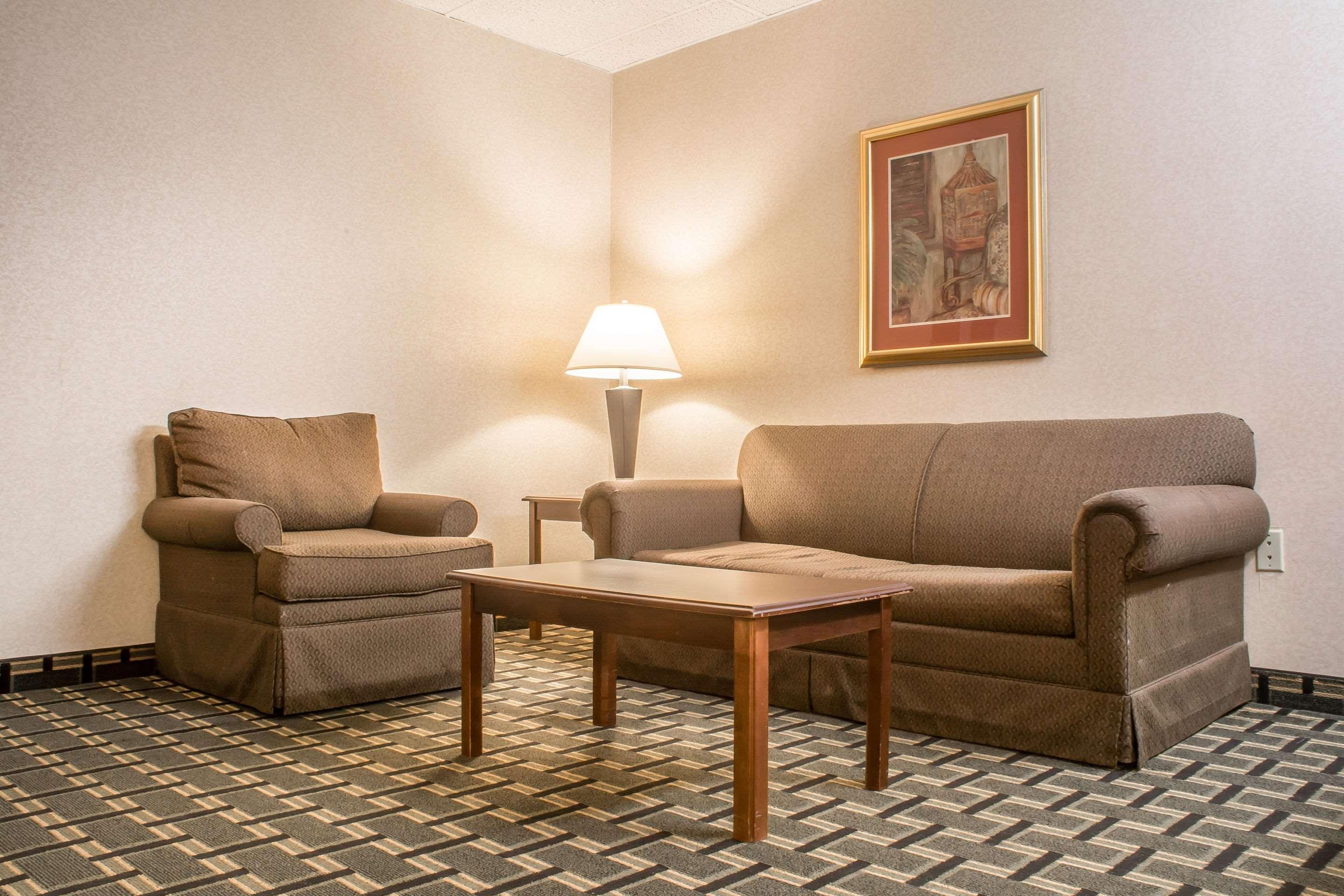 Quality Inn & Suites Palm Island Indoor Waterpark Batavia Eksteriør bilde