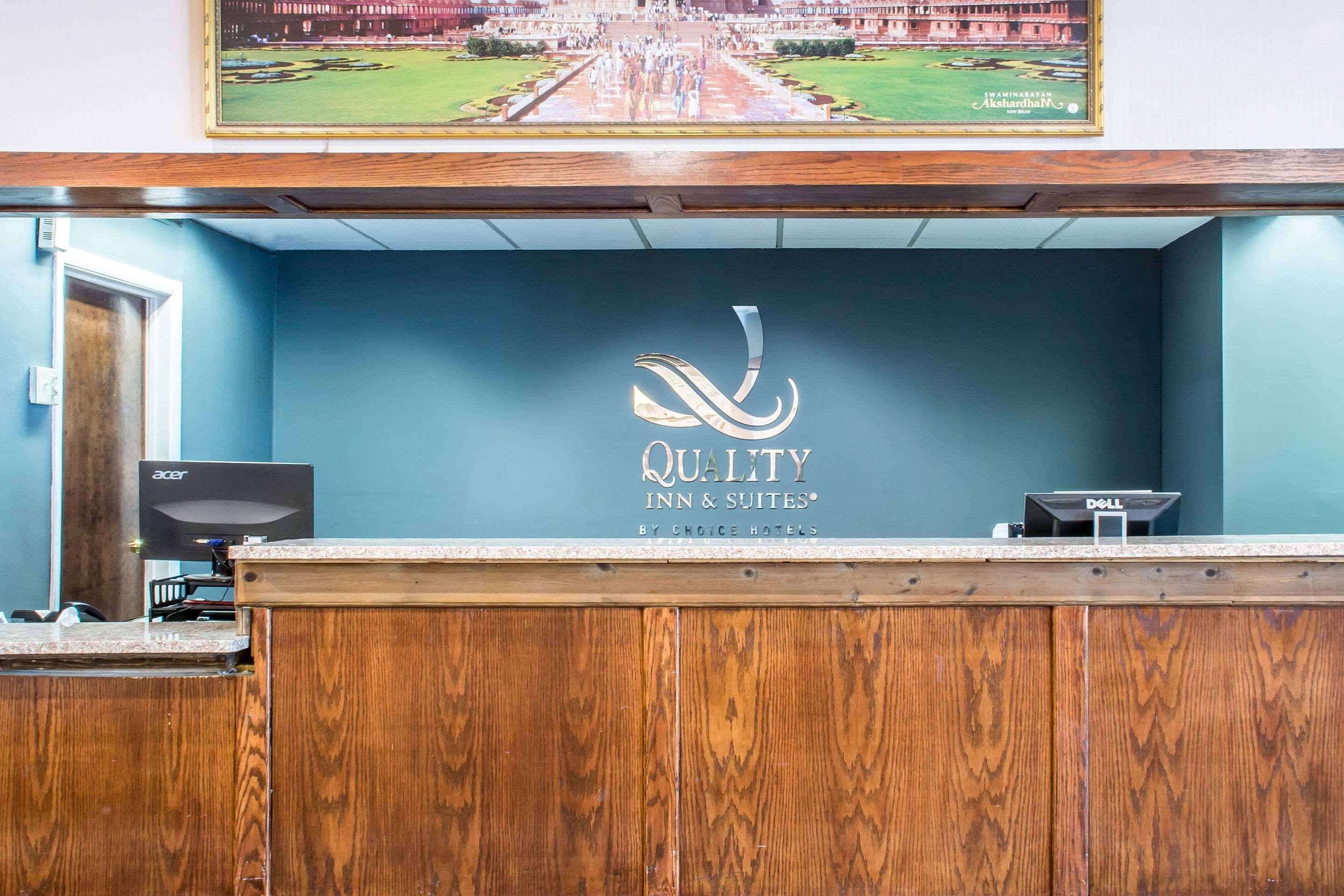 Quality Inn & Suites Palm Island Indoor Waterpark Batavia Eksteriør bilde