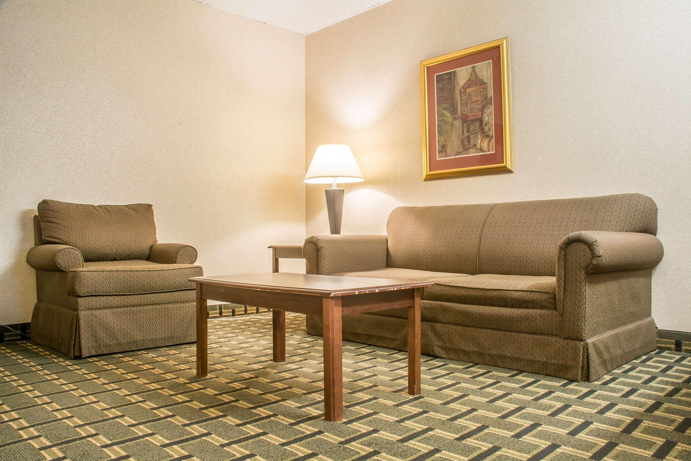 Quality Inn & Suites Palm Island Indoor Waterpark Batavia Eksteriør bilde